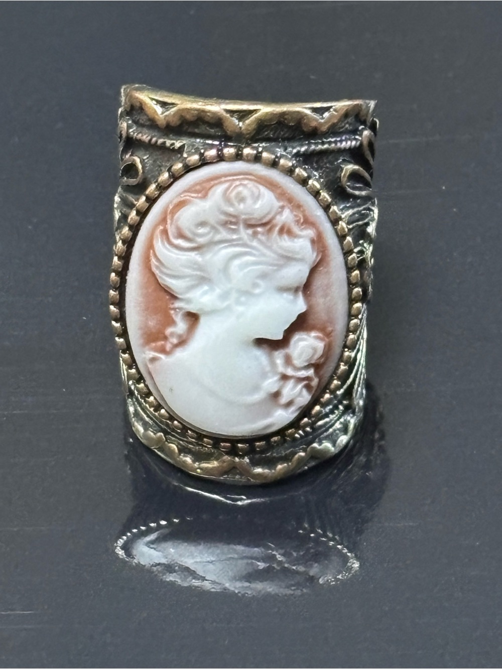 Vintage-Style Cameo Statement Ring in Peach and White